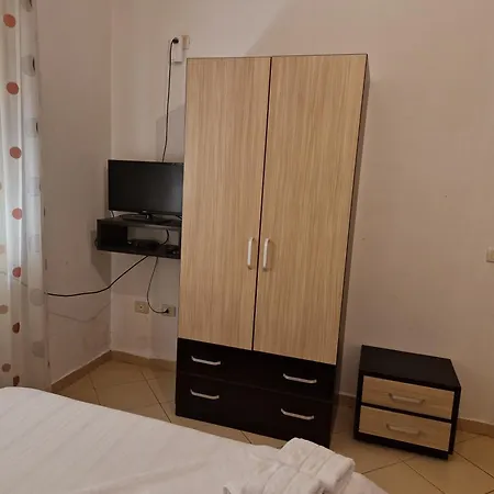 Ap 3 Apartment *